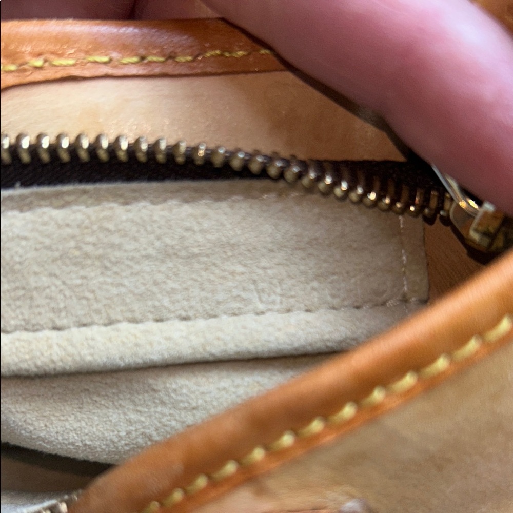 Louis Vuitton Tan and Brown Monogram Shoulder Bag - Picture 14 of 16
